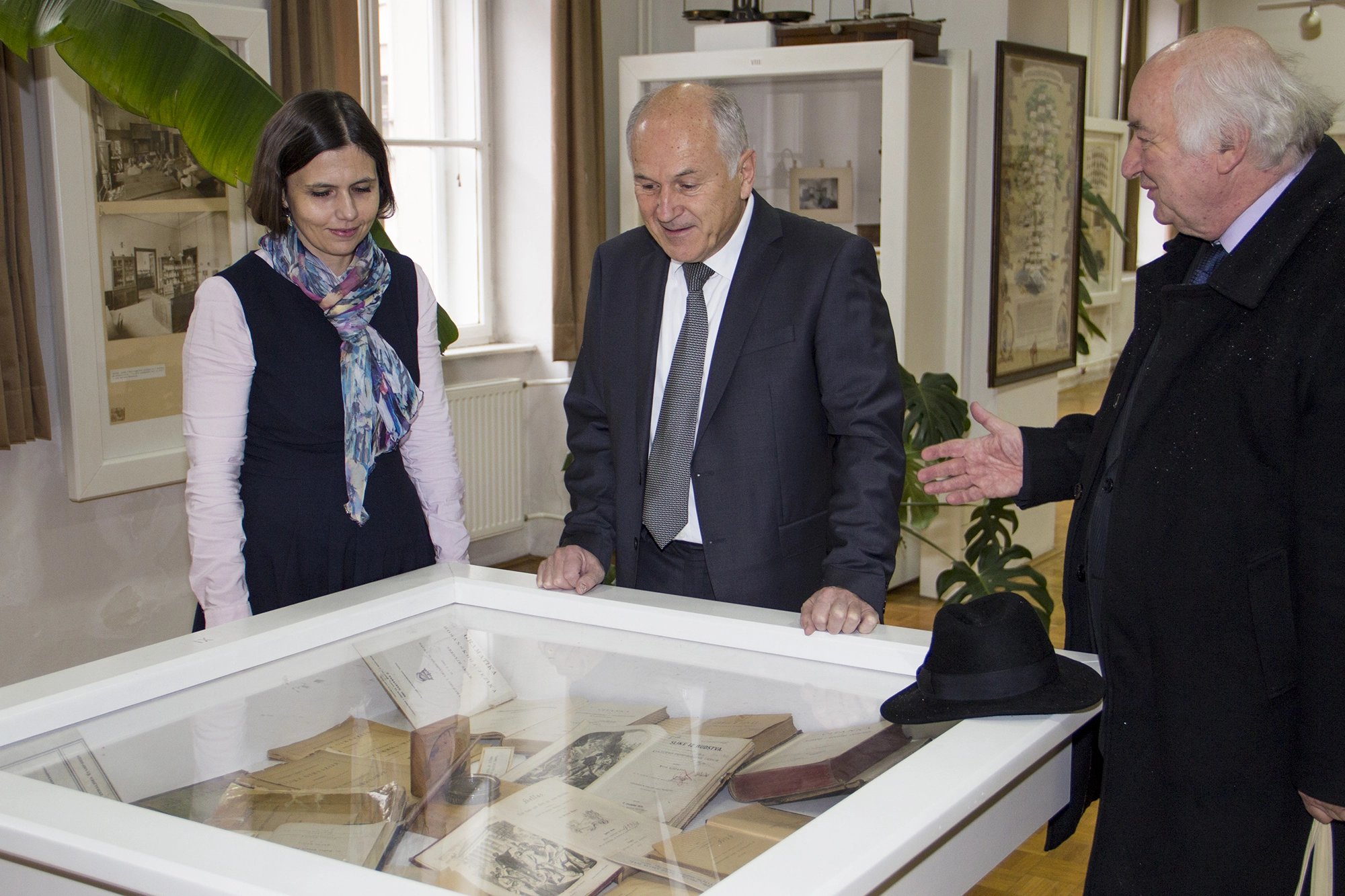 High Representative visits First Gymnasium Sarajevo