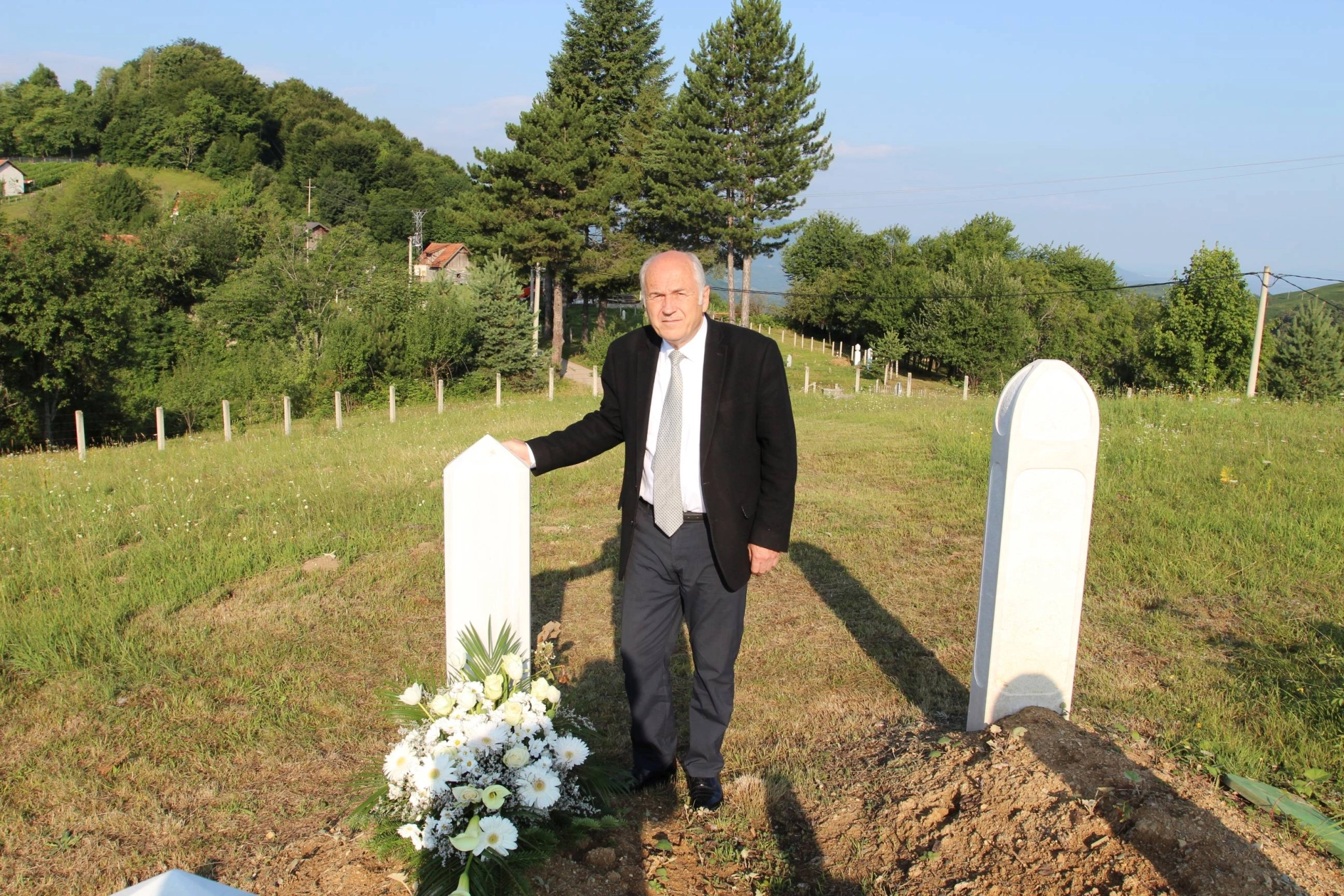 High Representative pays respect to Hatidža Mehmedović