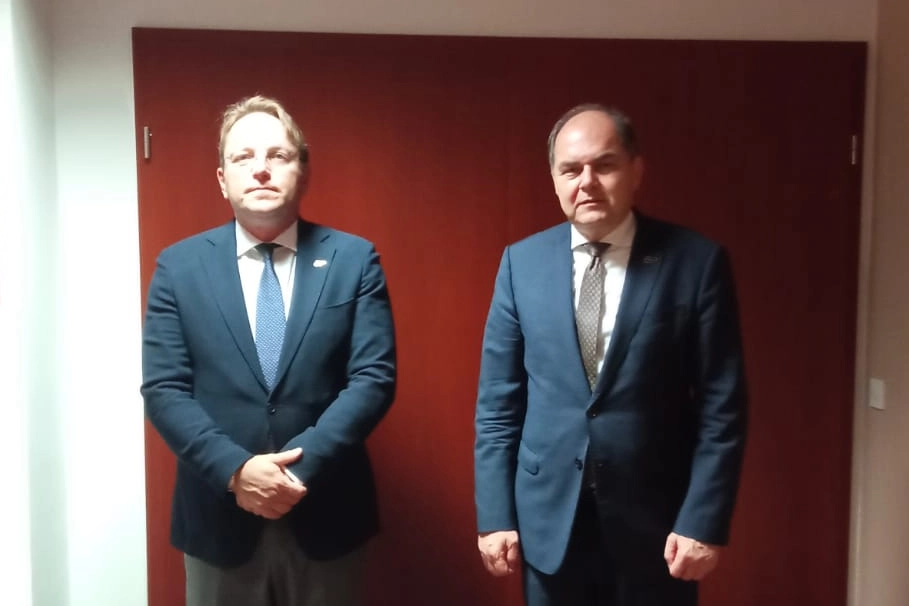 High Representative meets European Commissioner Várhelyi