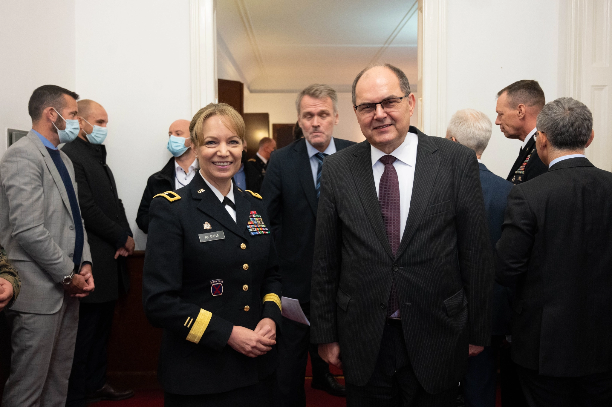 HR Schmidt meets new NATO HQ Sarajevo commander McGaha