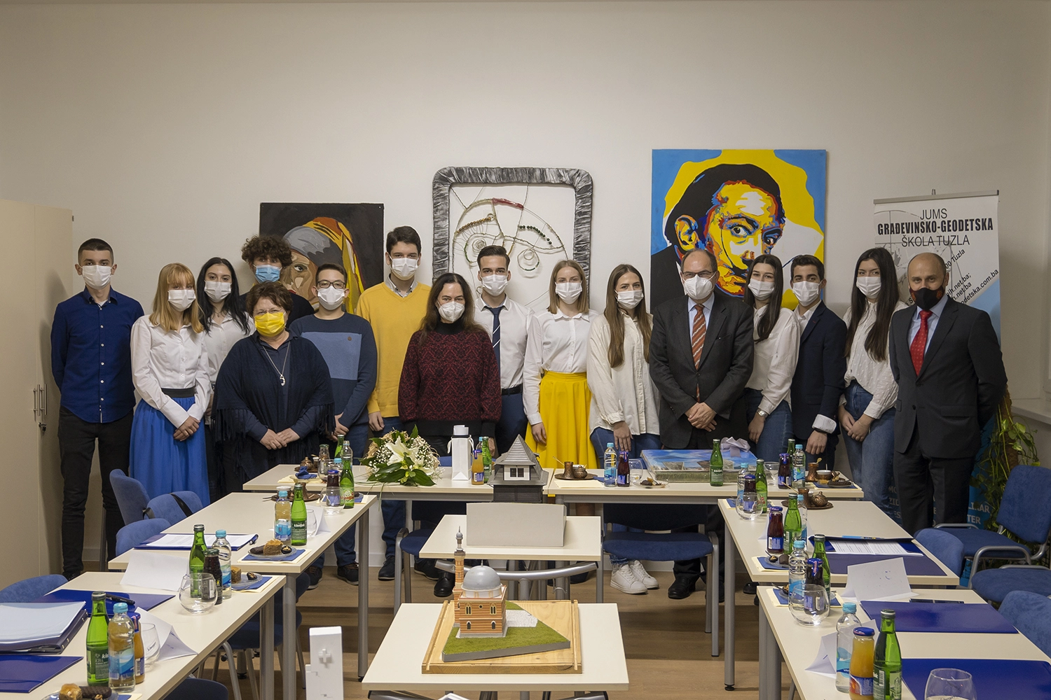 High Representative Schmidt meets with young people from Tuzla