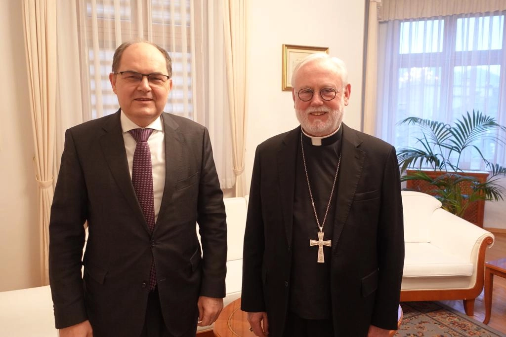 HR Schmidt meets Holy See Secretary for Relation with States