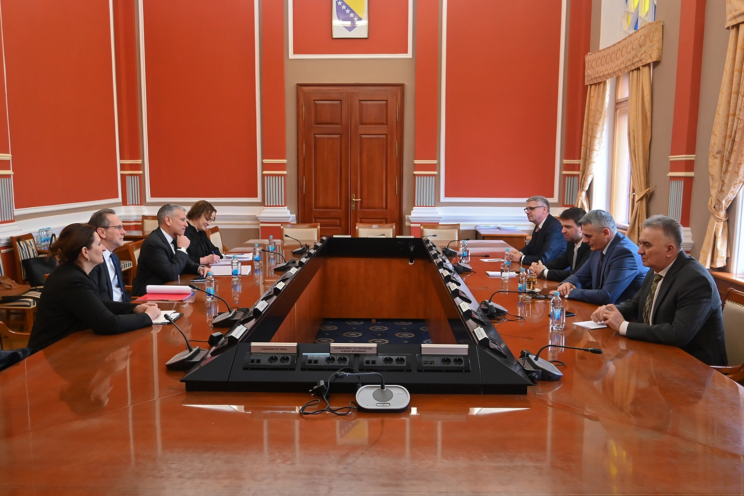 Presiding Arbitrator Clint Williamson visits BiH