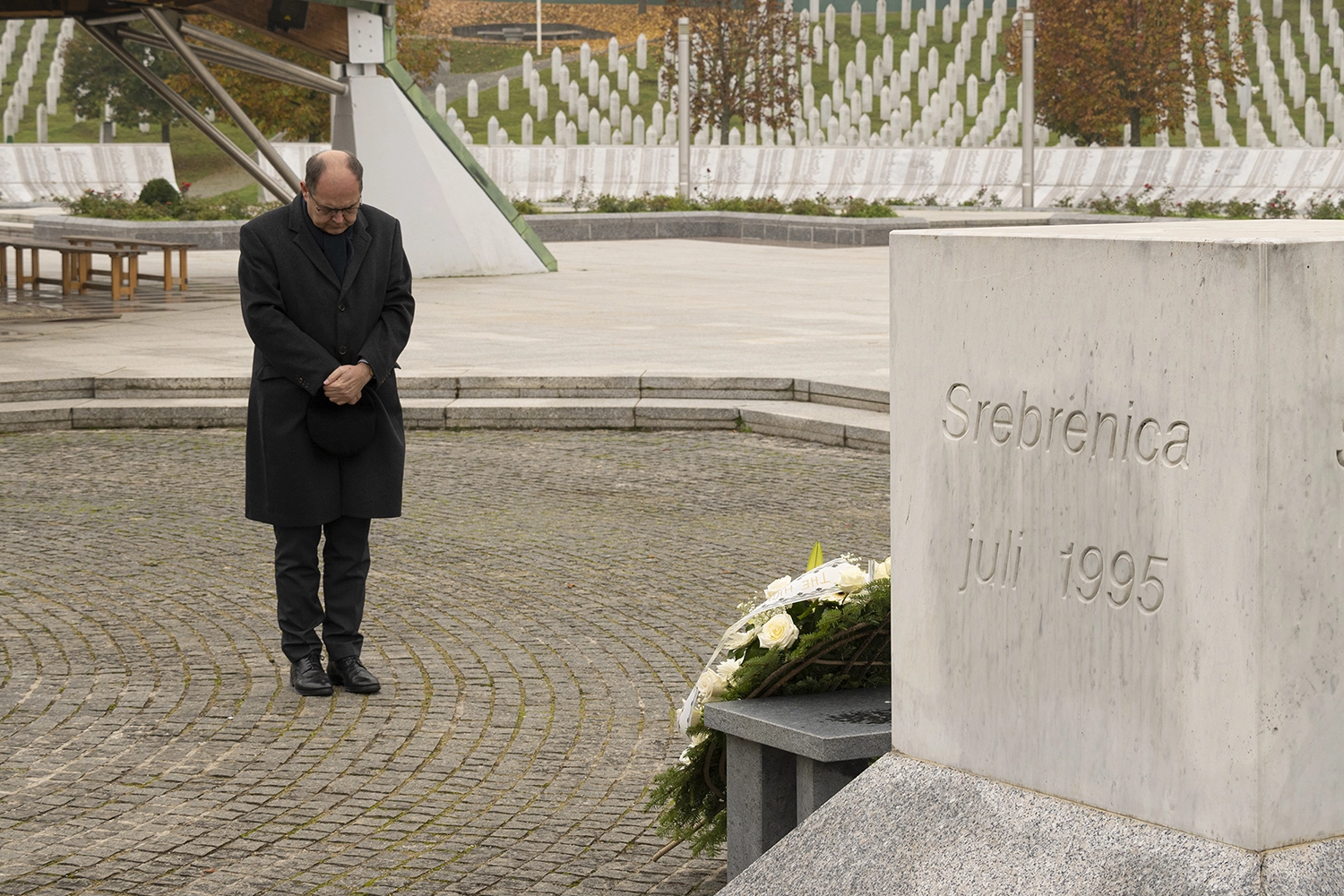 High Representative enables better functioning of Srebrenica-Potočari Memorial Center