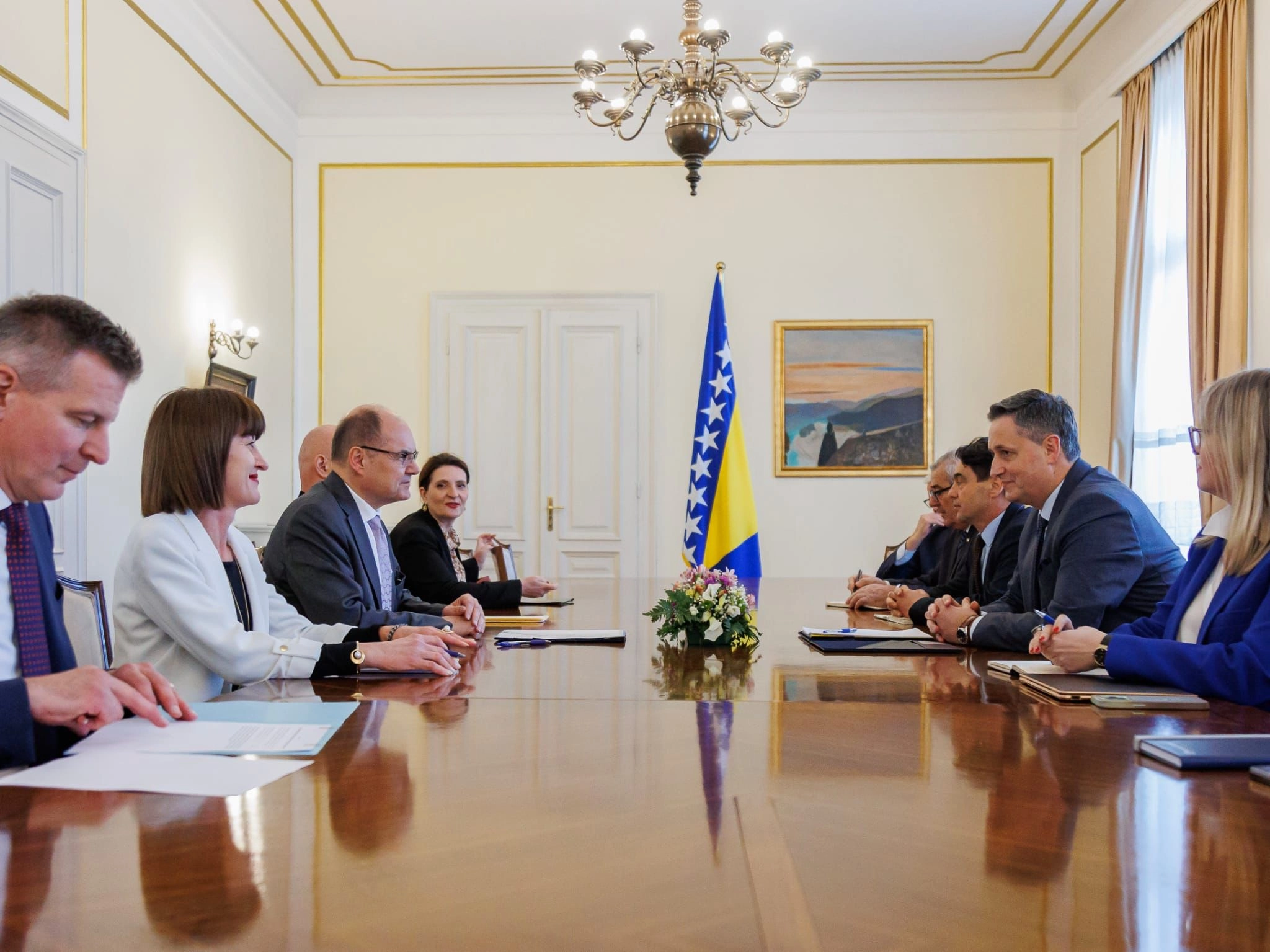 HR Schmidt meets BiH Presidency Chair Bećirović:  Support for BiH’s Euro-Atlantic integration
