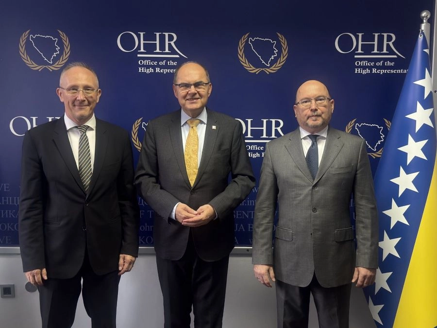 HR Schmidt bids Farewell to Ambassador Markusz, welcomes Ambassador Magda