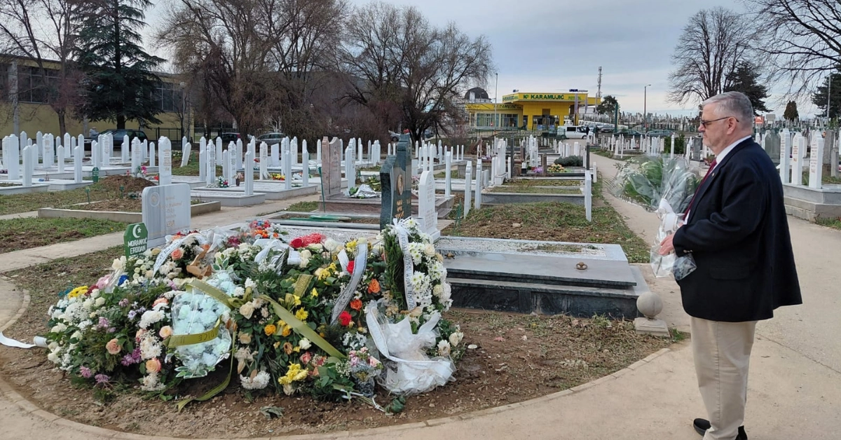 PDHR Crishock pays tribute to Erdoan Morankić at Ivici cemetery in Brčko