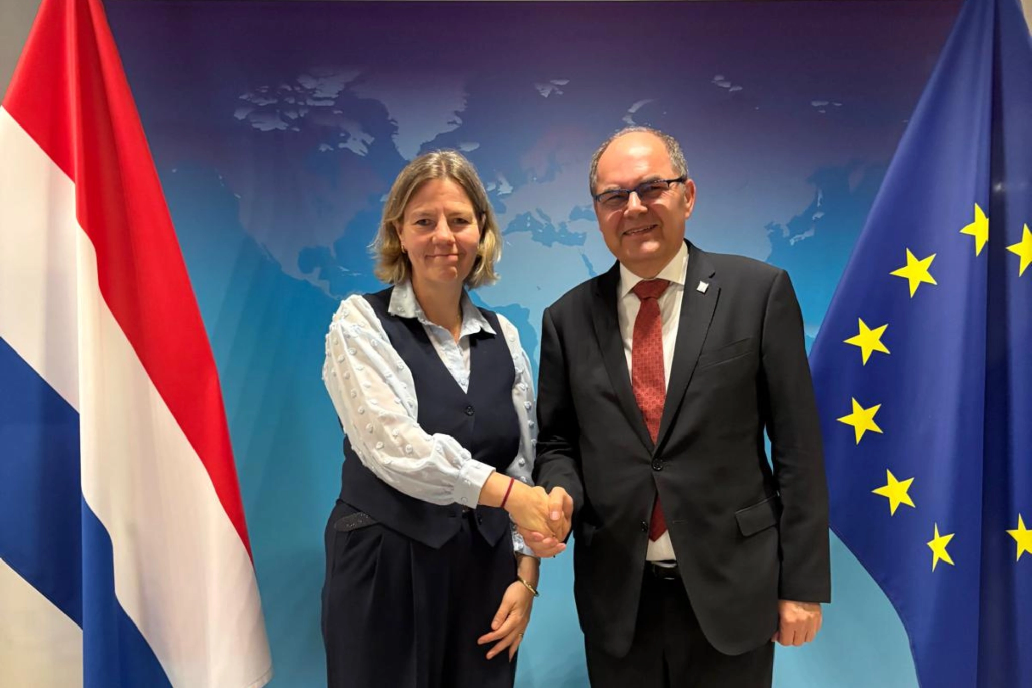 HR Schmidt meets senior Dutch officials in The Hague