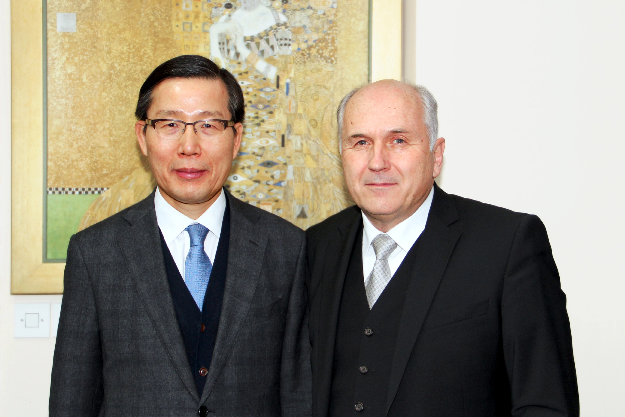 HR Inzko meets Korean Ambassador