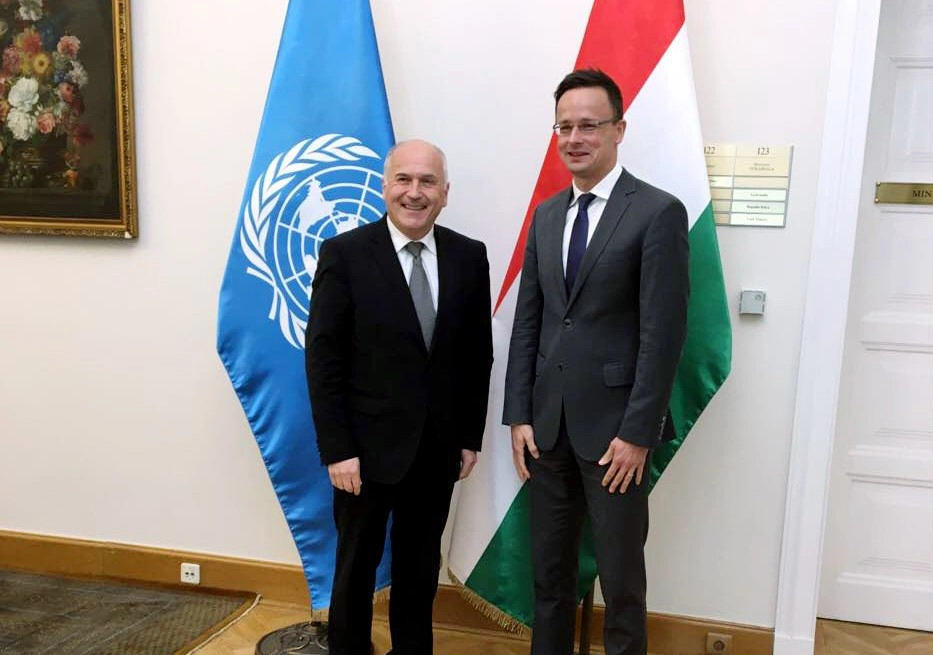 HR Inzko meets Hungarian Foreign Affairs Minister Szijjártó and other officials
