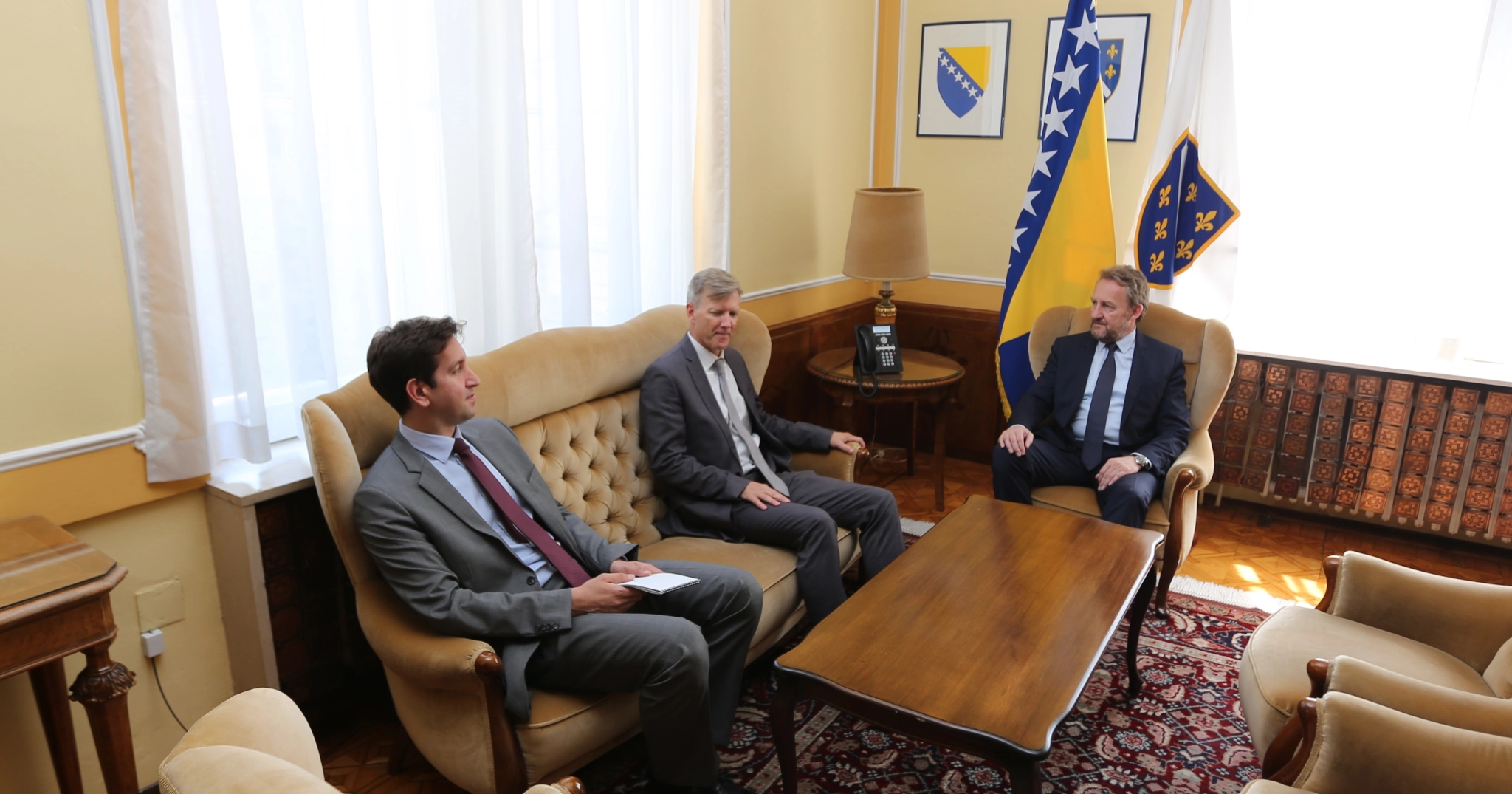 PDHR Berton meets Izetbegović, Čavara
