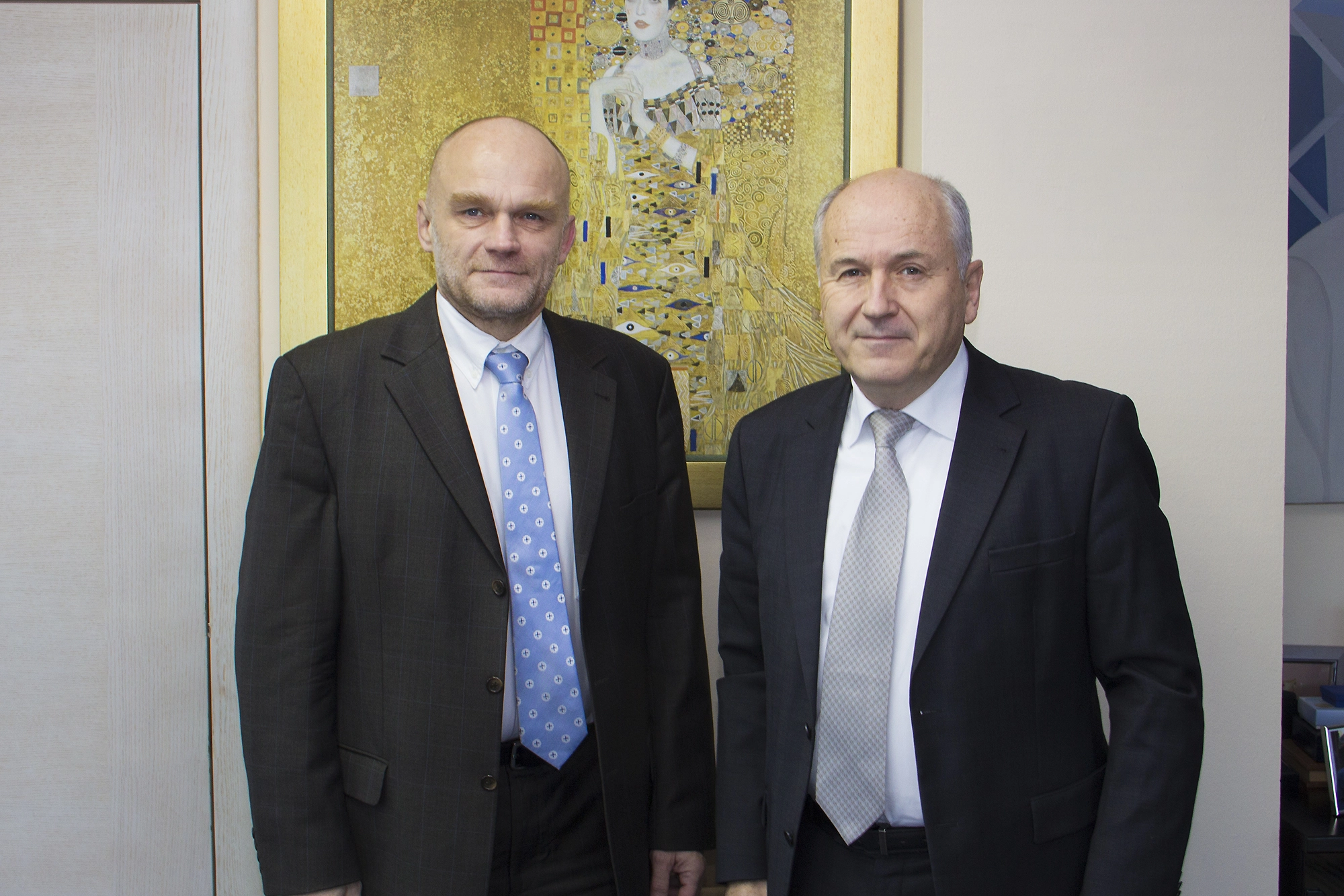 HR Inzko meets French MP Petit