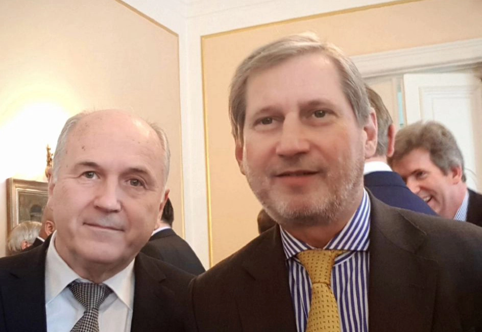 High Representative Meets Commissioner Hahn