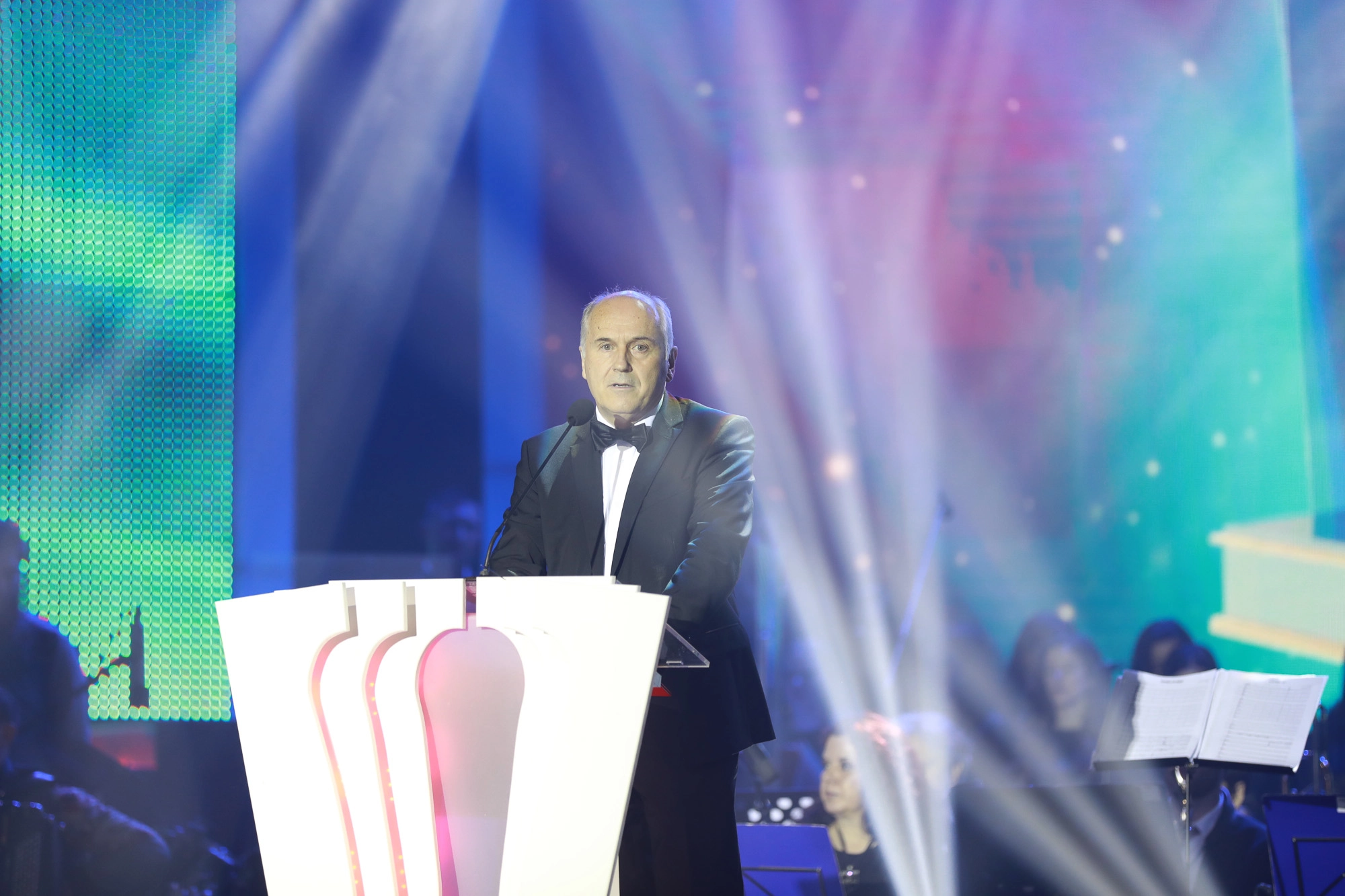 HR Inzko attends "Večernjakov pečat"