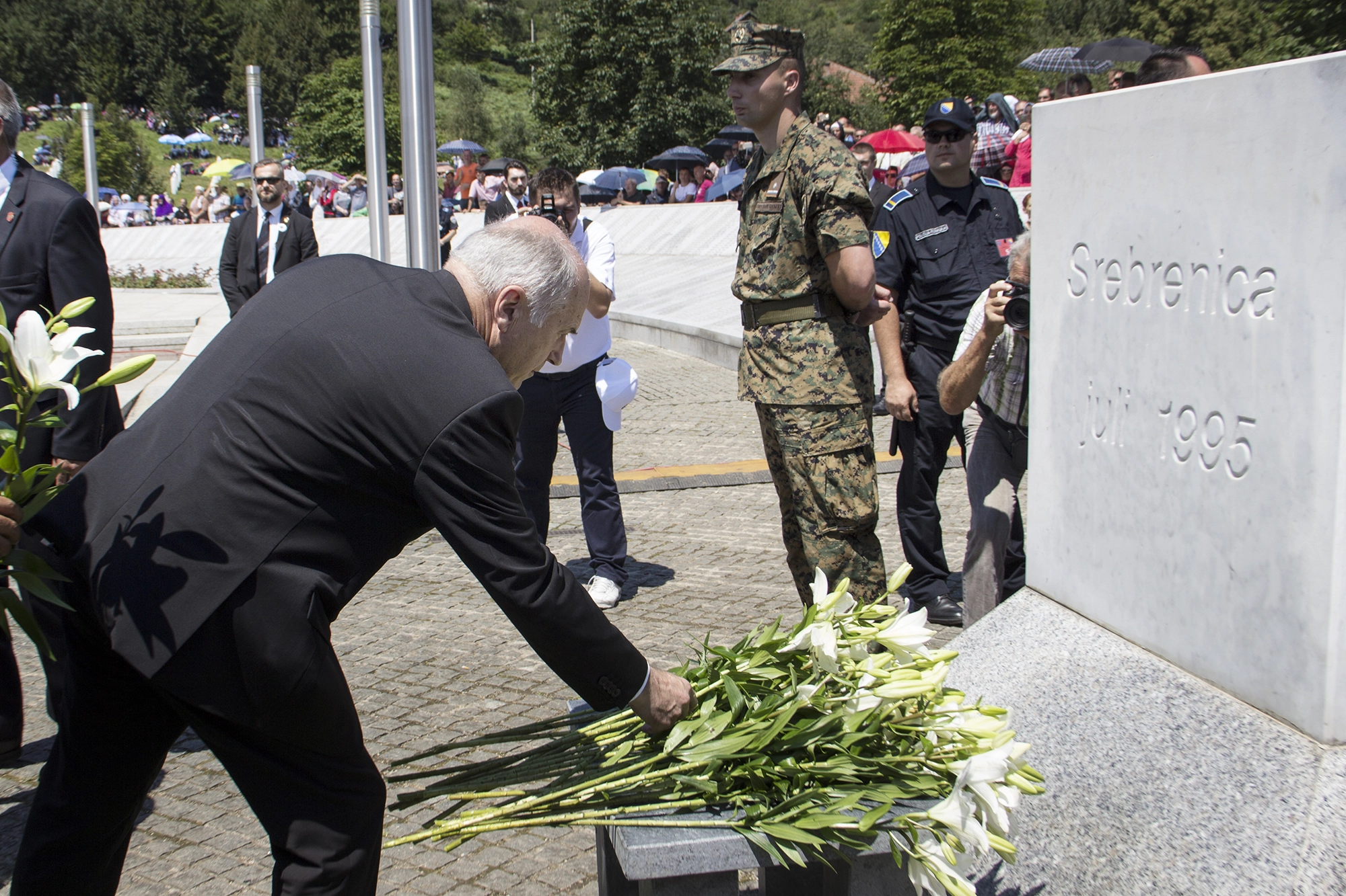 Inzko: Denying of genocide is absolutely unacceptable